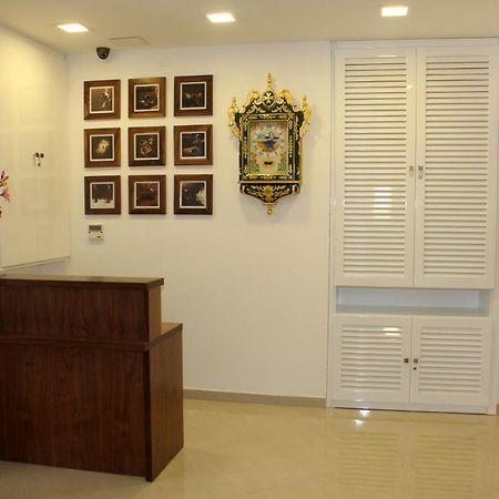Atlantis Lodge Marsalforn Bagian luar foto